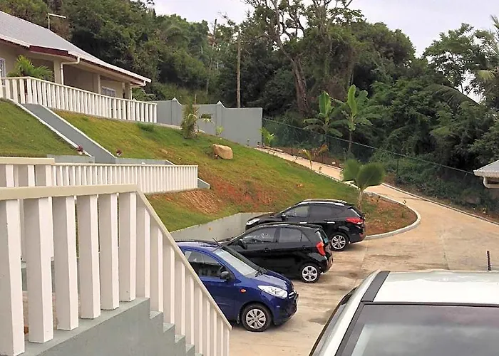 Surfers Self Catering Hotel 5*
