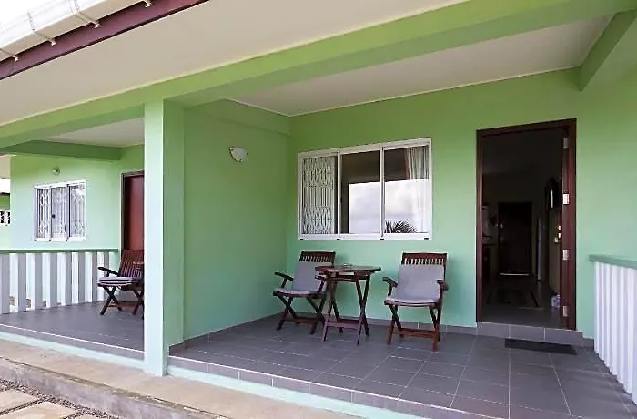Hotel Surfers Self Catering Anse Forbans Beach