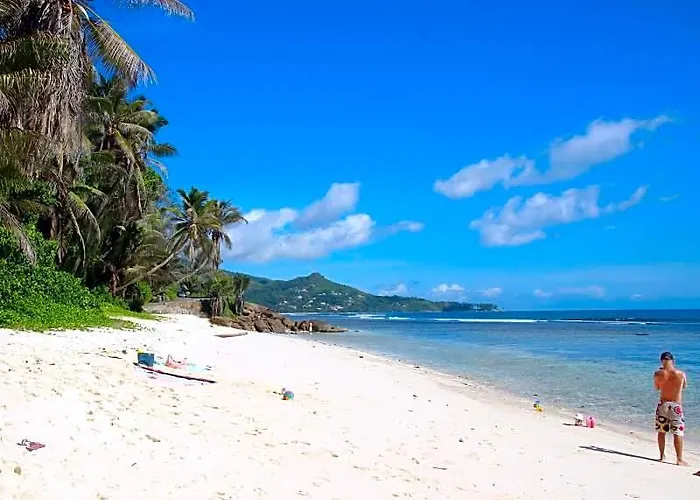 Hotel Surfers Self Catering Anse Forbans Beach