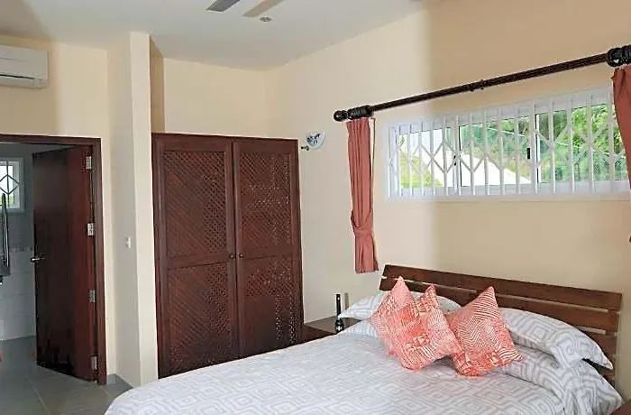 Surfers Self Catering Hotel Anse Forbans Beach